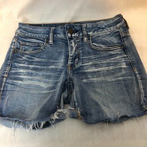 American Eagle Women's Size 4 Midi Super Super Stretch Cut Off Jean Shorts.   WS